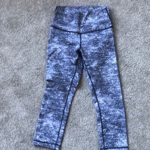 Lululemon wonder under